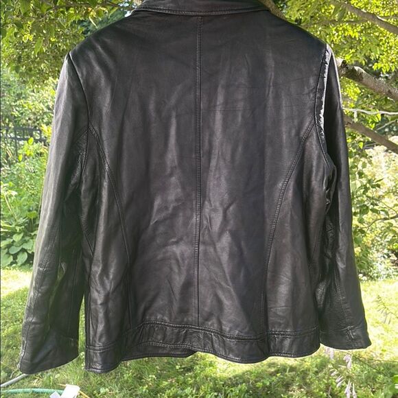 DC COLLECTION Black Leather Jacket Sleek Design - Picture 6 of 8
